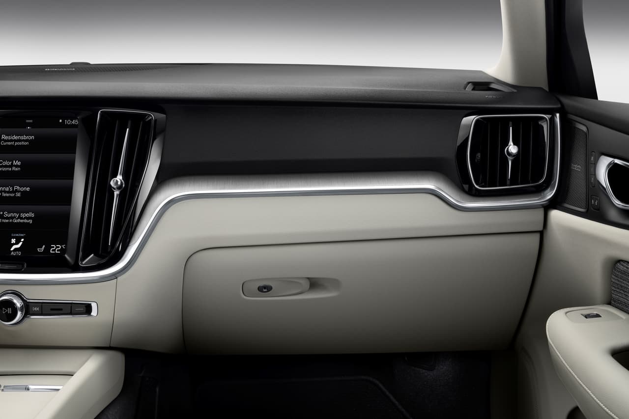 Para los más exigentes, también existe la opción de agregar un sistema de audio premium Harman Kardon de 14 bocinas o bien un Bowers & Wilkins de 15 bocinas.