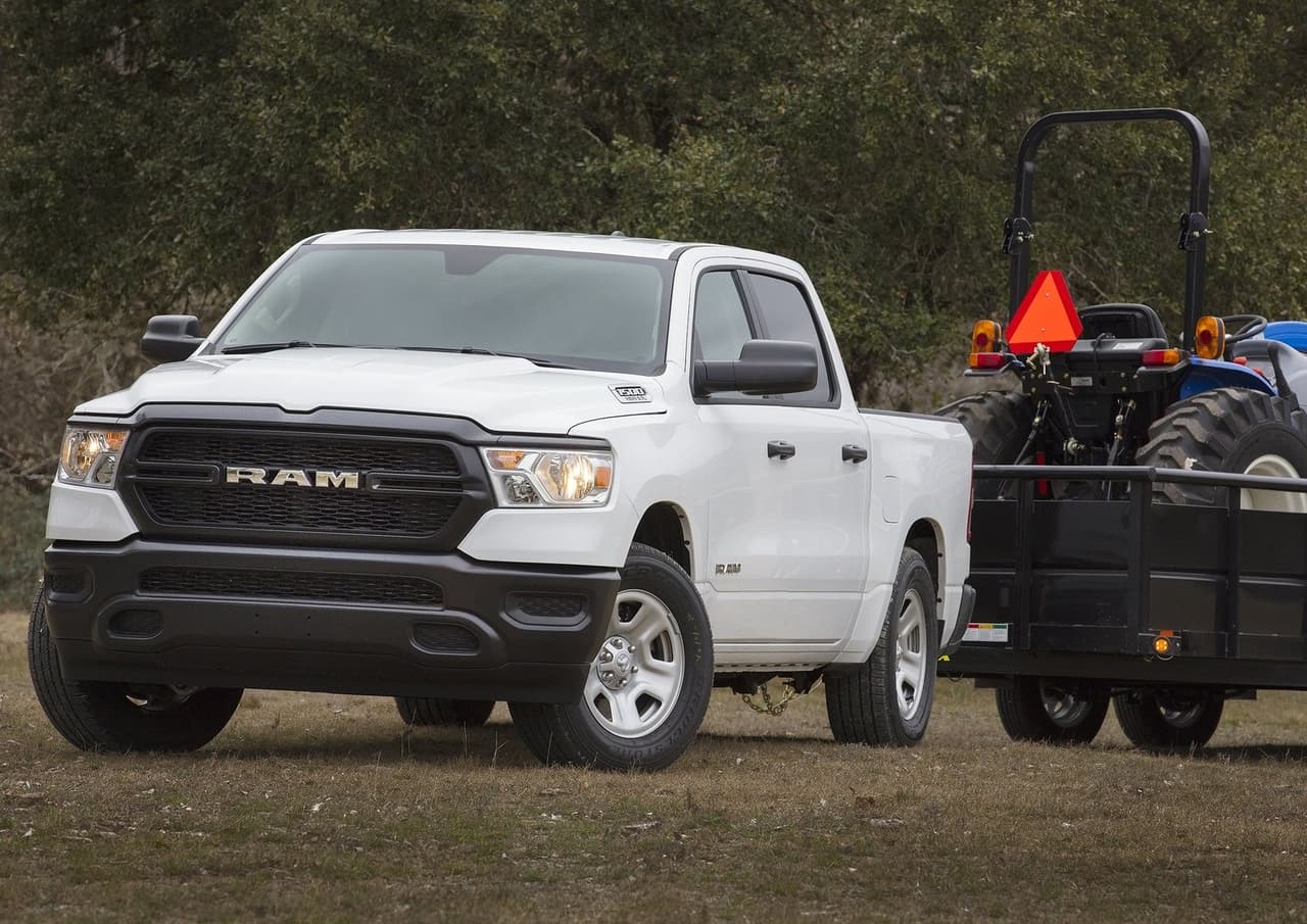 <h3 class="cms-H3-H3"><b>17 - Ram 1500</b></h3>
<br>
<br>
<b>Compañías de alquiler:</b> +0.8%
<br>
<b>Concesionarios virtuales:</b> +2.7%
<br>
<b>Concesionarios tradicionales: </b>+1.1%
<br>
<br>
<b>Lugar con el mejor precio:</b> compañías de alquiler