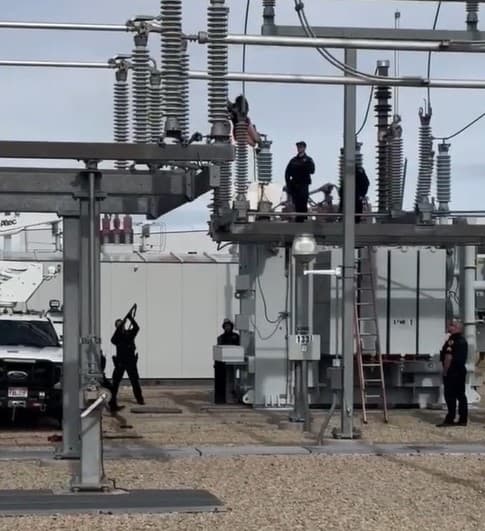 Ello, para 
<b>evitar que esta persona se electrocutara</b>.