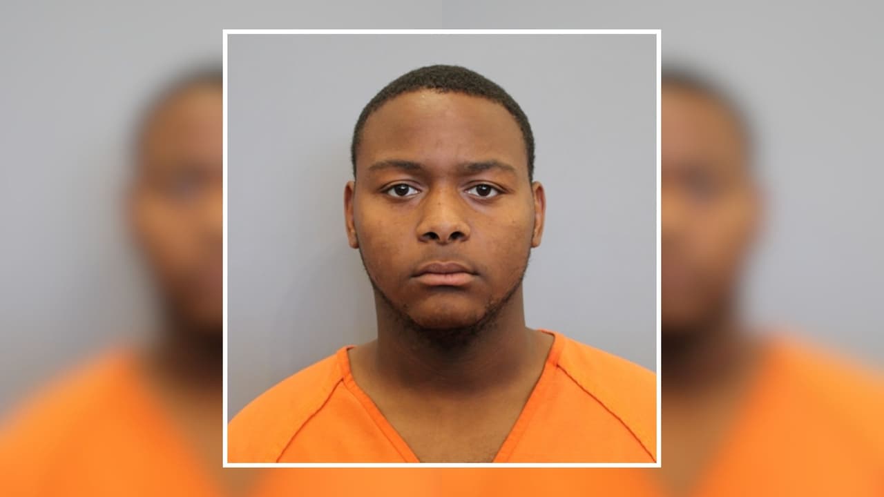 Arrestan a joven de 20 años acusado de asesinar a una mujer en su apartamento durante un intento de robo