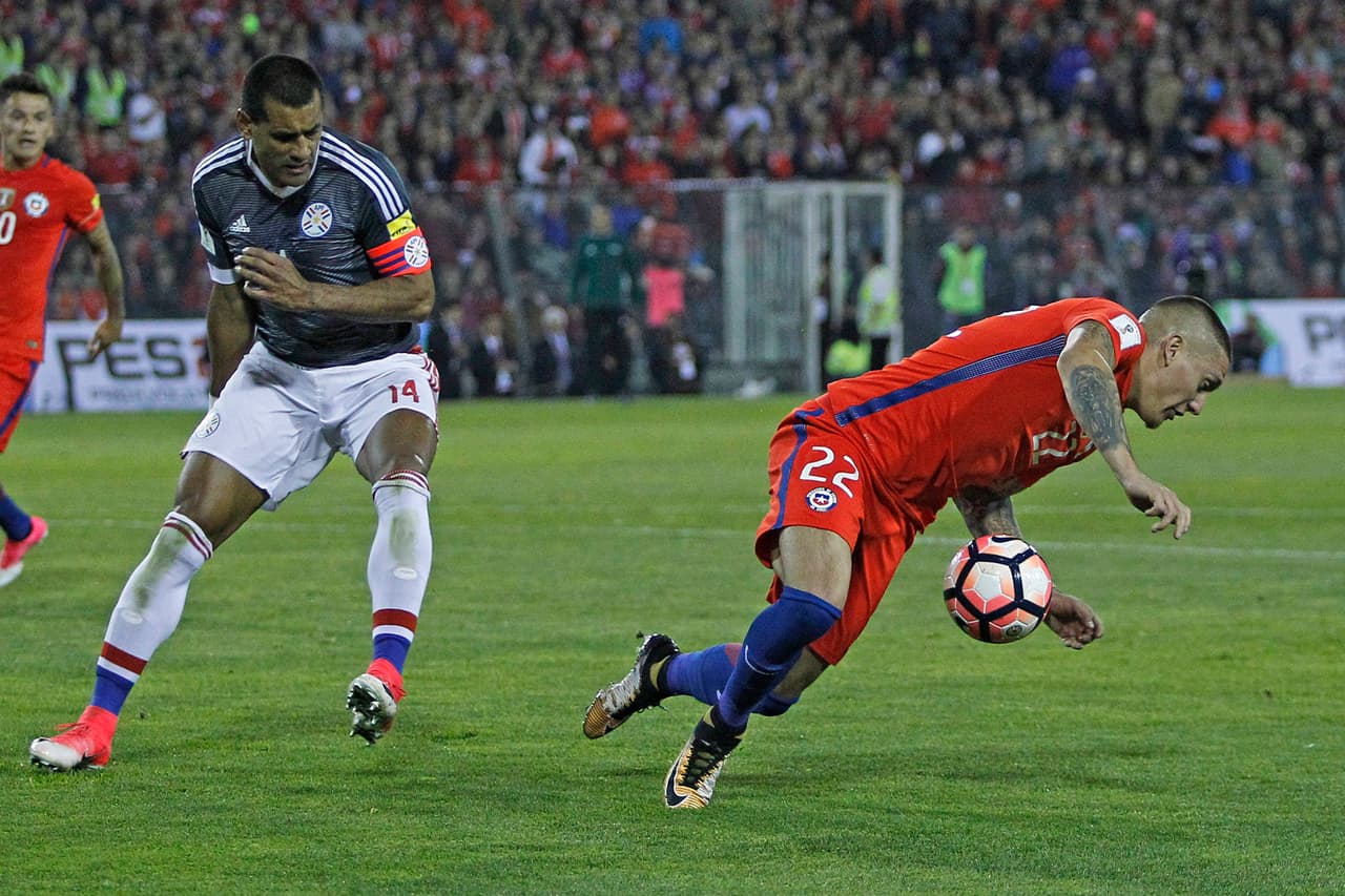 Además, aunque parezca irónico, la eliminación de Chile al Mundial es una ventaja para quien tenga sus servicios, pues Castillo no tendrá la exigencia de convocatorias tan alta con su selección.