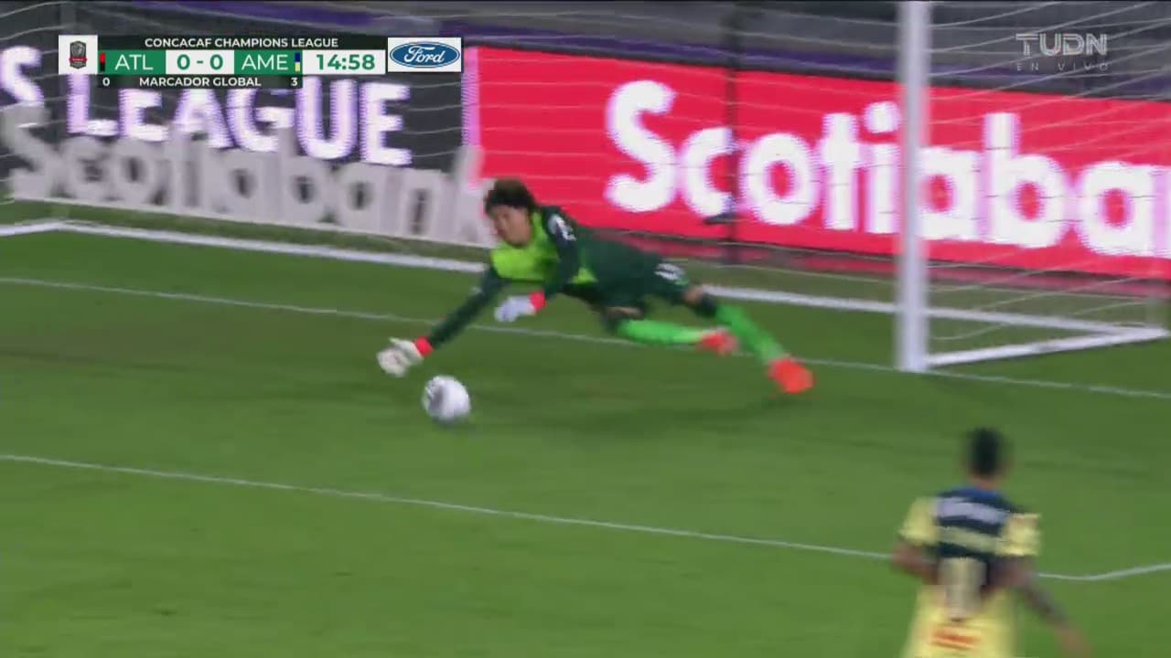 ¡Perdona Franco Escobar! Memo Ochoa evita el primer gol del Atlanta