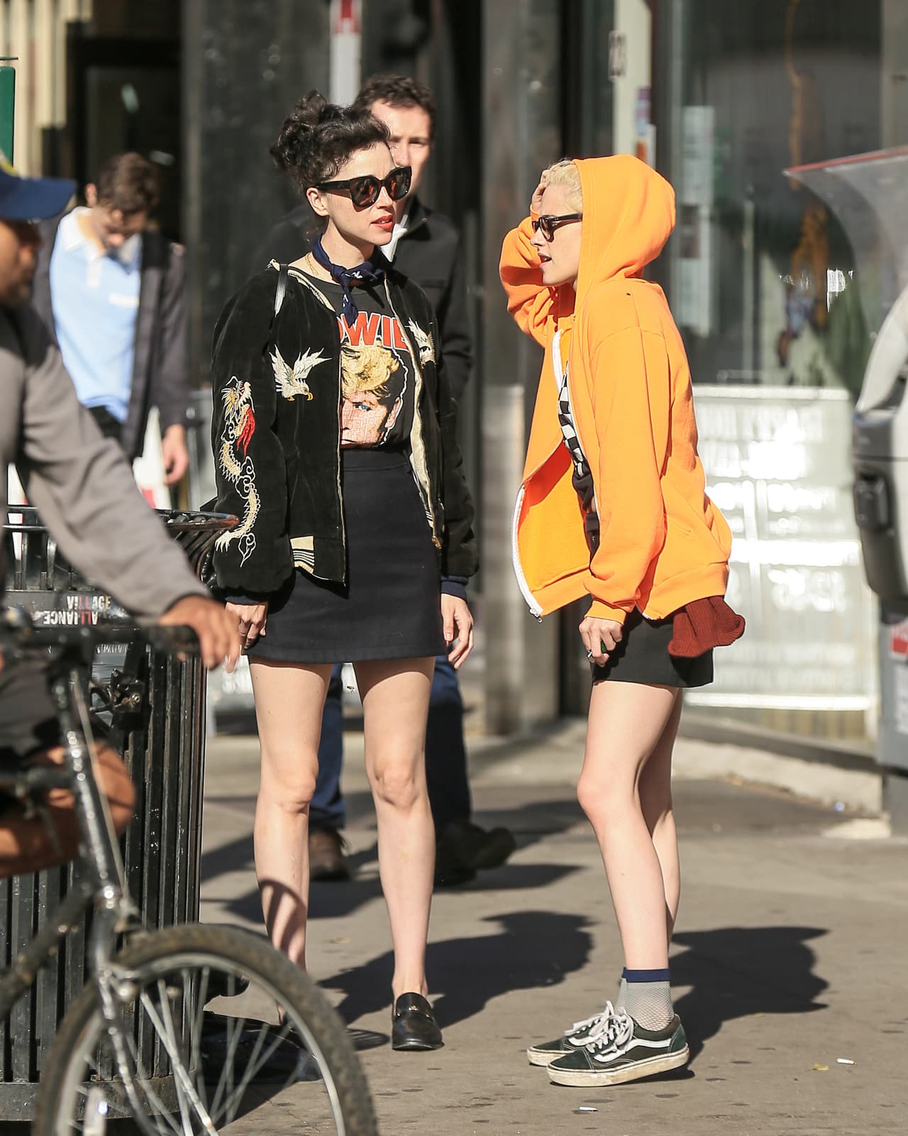 Lo último que supimos era que Kristen seguía saliendo con Alice Cargile.