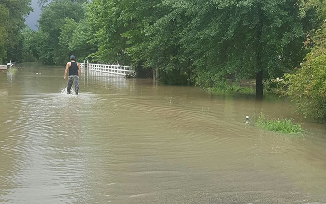 Pequeños poblados al norte de Houston sufren inundaciones tras las torrenciales lluvias: Conroe, Willis, Tomball, Brenham y Pinehurs