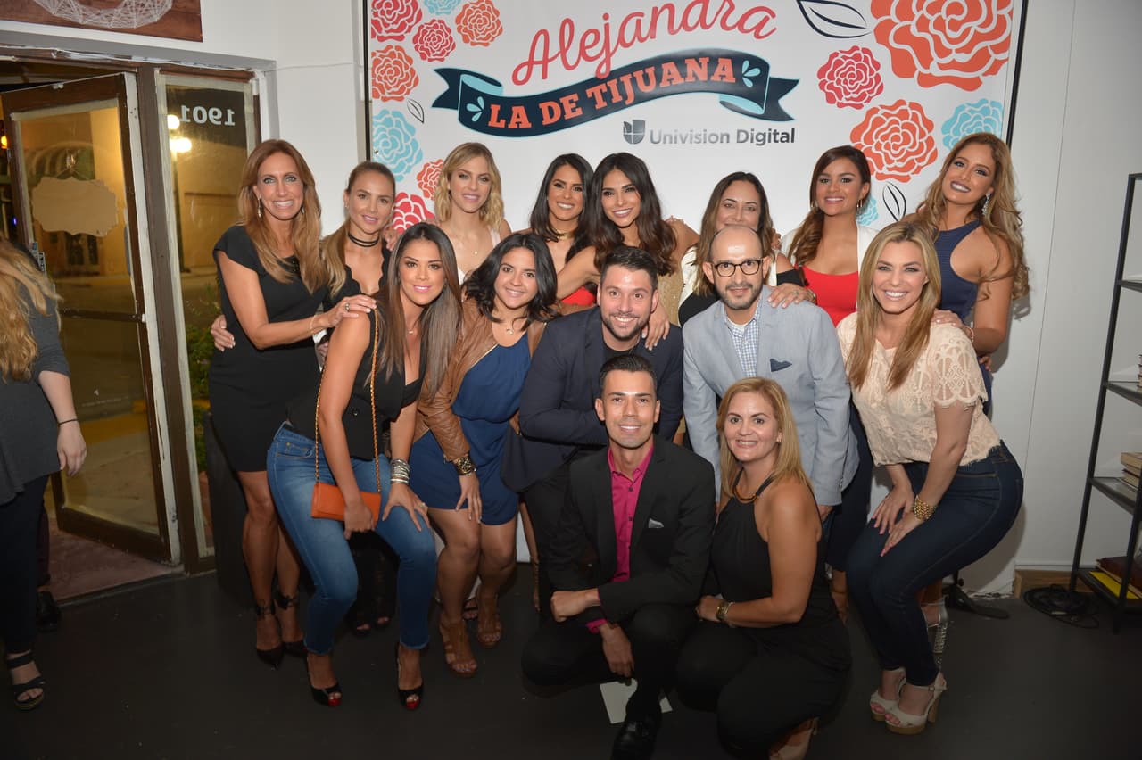 Hace unos días había hablado de un proyecto muy especial y finalmente pudo presentar a #AleLaDeTijuana frente a un grupo de amigos y colegas. Los presentes disfrutaron de la webserie entre risas y lágrimas. 
<a href="http://www.univision.com/shows/la-banda/aleladetijuana-revela-como-cruzo-la-frontera-video" target="_blank"><b>Aquí puedes ver el primer capítulo</b></a>.