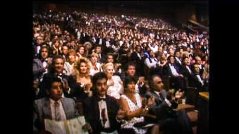 La primera edición tuvo lugar el 31 de mayo de 1989 en el Centro de Convenciones James L. Knight en Miami, Florida. Fue transmitido en 16 países y se estima que alcanzó los 200 millones de televidentes.