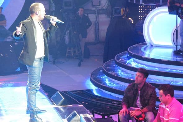 Escuchando los consejos de su capitán.