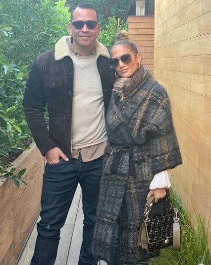 En cada oportunidad que tuvo, Alex Rodríguez dedicó románticos mensajes a Jennifer: "El 'brunch' fue bueno, pero mi cita lo hizo aún mejor", compartió el empresario al pie de esta fotografía.