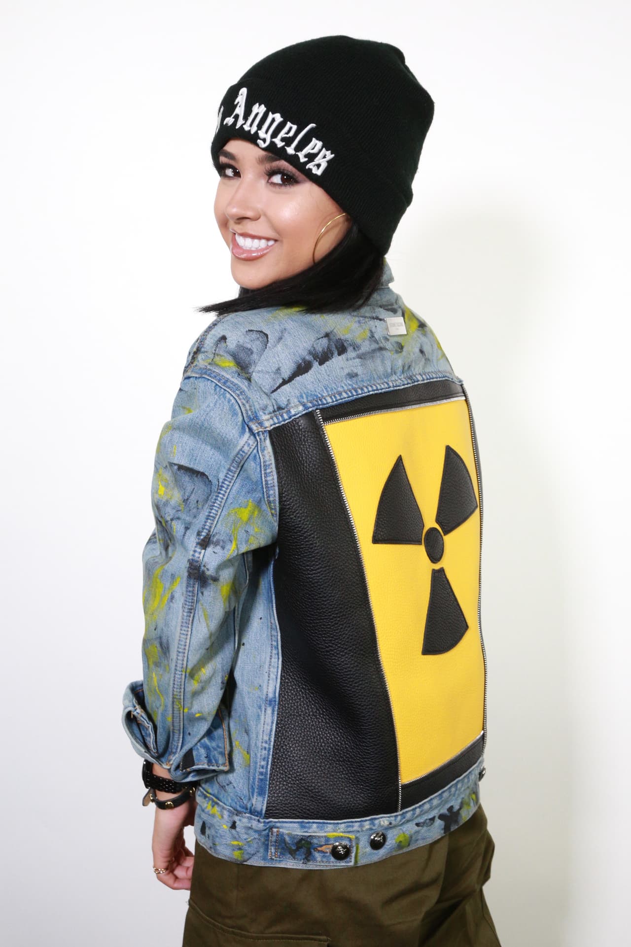 Pero, ¿qué esconde detrás de esa mirada inocente?