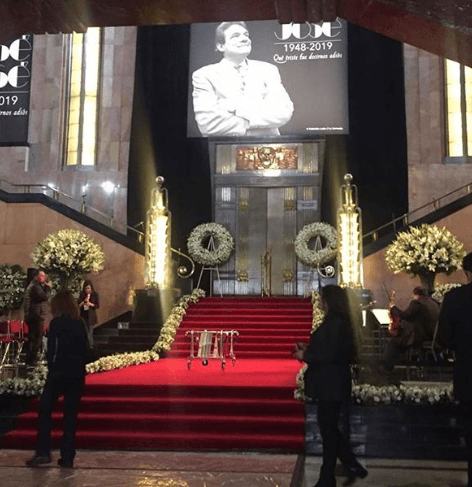 Mayer también dijo que ayudó a que hubiera
<b><a href="https://www.univision.com/shows/el-gordo-y-la-flaca/sergio-mayer-explica-en-detalle-de-que-trato-la-propuesta-de-negocio-que-le-hizo-en-vida-a-jose-jose-video" target="_blank">una reconciliación</a></b> entre los tres hijos de José José: José Joel, Marysol y Sara Sosa.