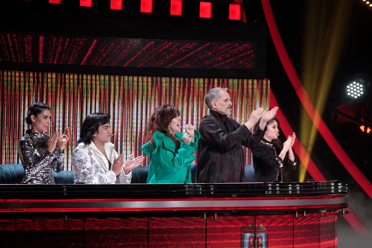 Los jueces se pusieron de pie para despedir a estos Pequeños Gigantes del baile.