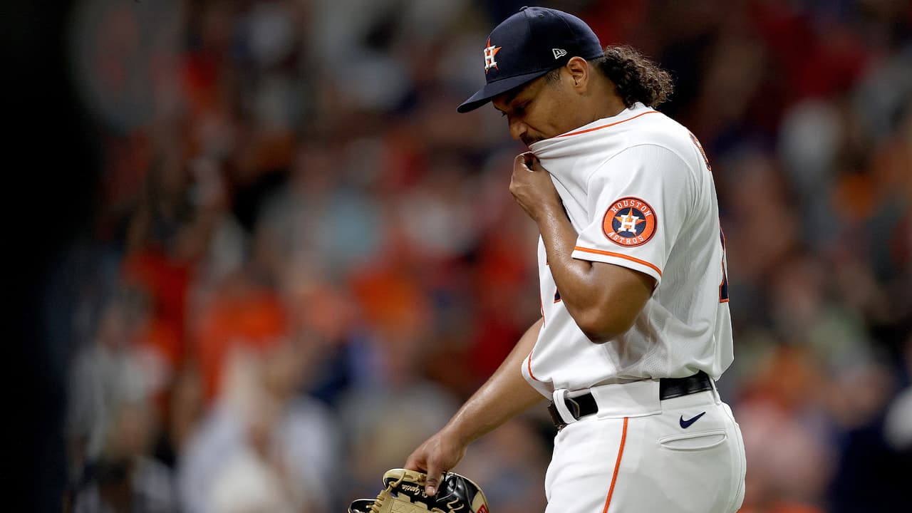 El venezolano Luis García, lanzador abridor, no pudo contener a los batazos de Bravos que se coronaron campeones en el Minute Maid Park.