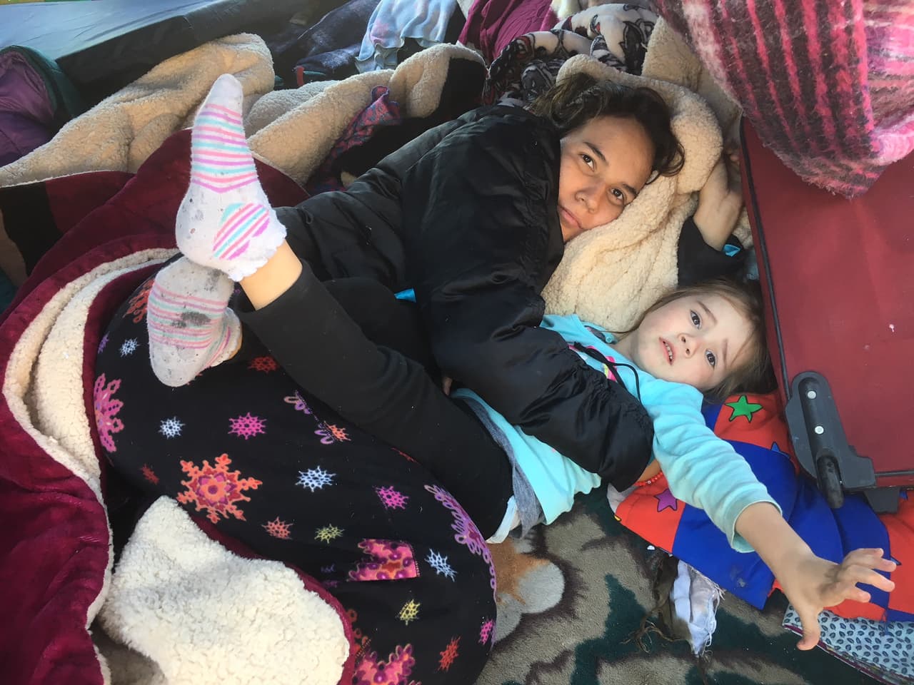 La otra caravana que quedó en Tijuana esperando para pedir asilo en EEUU, los mexicanos