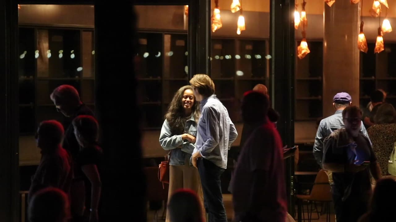 En ese período, Obama disfrutó de muchos viajes. Asistió al Festival de Cine de Sundance en enero pasado y viajó en junio con sus padres y hermana a Bali, entre otras aventuras, reportó el mismo portal.