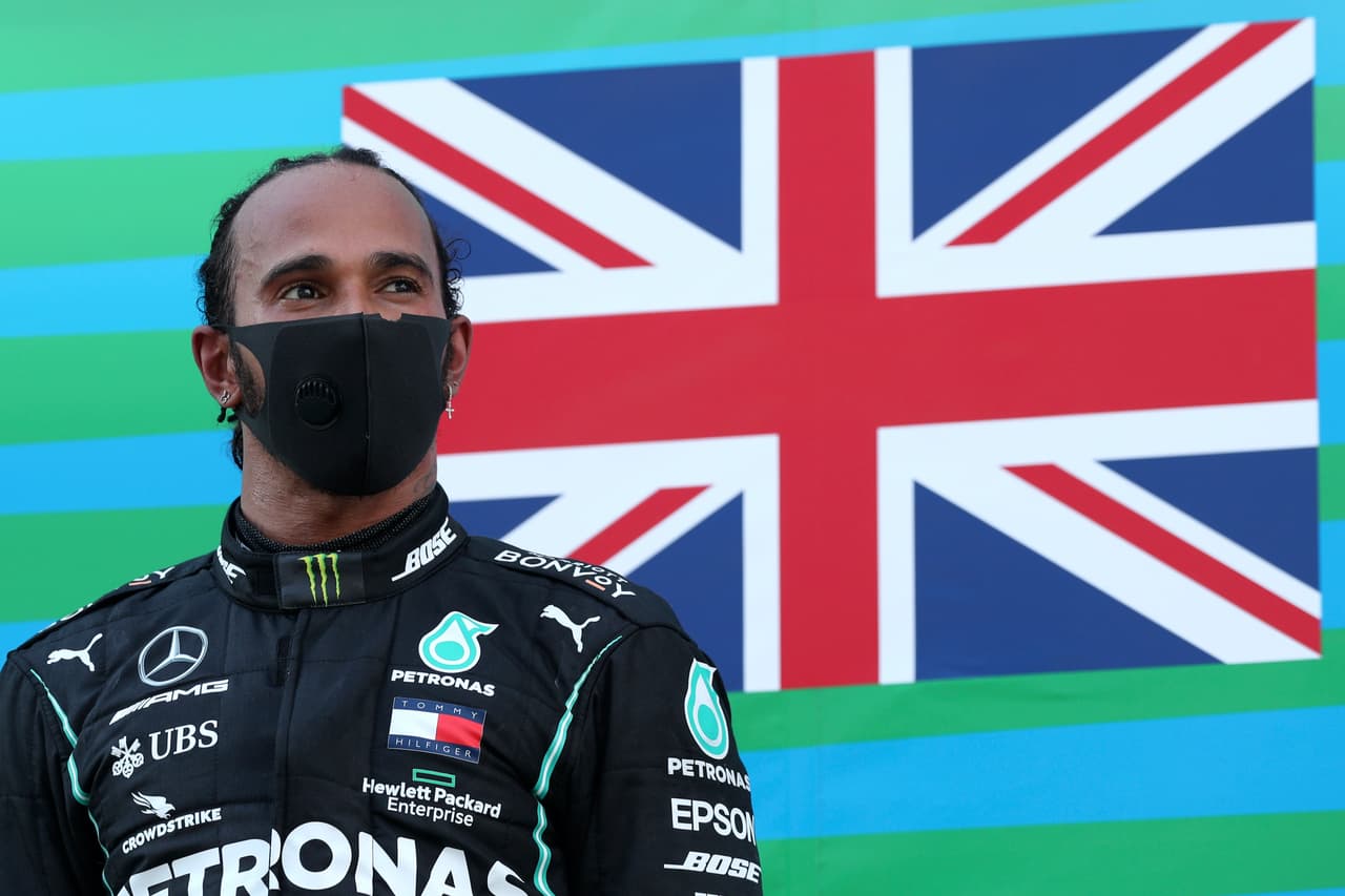 Hamilton ejecutó una casi perfecta carrera en el Gran Premio de España, liderando cada una de las vueltas. Verstappen se queda en la segunda posición, mientras que Bottas logra la tercera posición. El mexicano, 'Checo' Pérez estuvo a una posición de ganar un lugar en el podio.