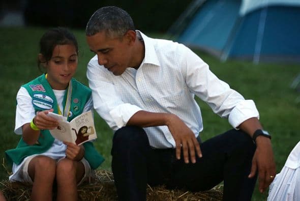 “¿Qué están haciendo en mi jardín?”, dijo con alegría el presidente Barack Obama a las chicas.