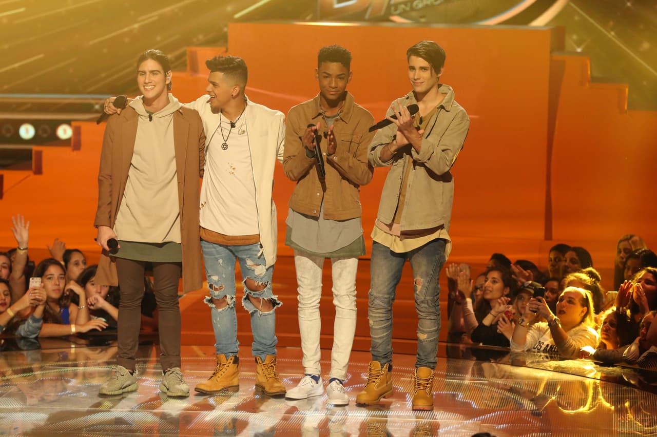 Cantaron el éxito de Yandel "Encantadora", disfruta el performance 
<a href="http://www.univision.com/shows/la-banda/siente-la-adrenalina-pura-y-el-ritmo-con-encantadora-de-yandel-video" target="_blank">aquí.</a>