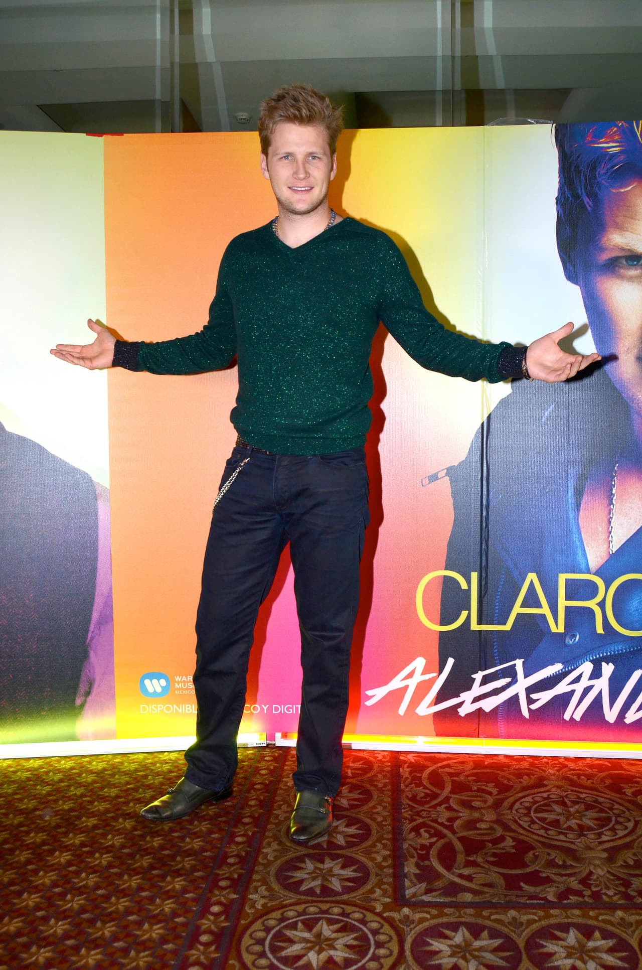 Alexander Acha está por lanzar su cuarta producción discográfica y avanza a paso lento, pero seguro. Se mantiene activo en la música desde aquel 2009 cuando cautivó como debutante.