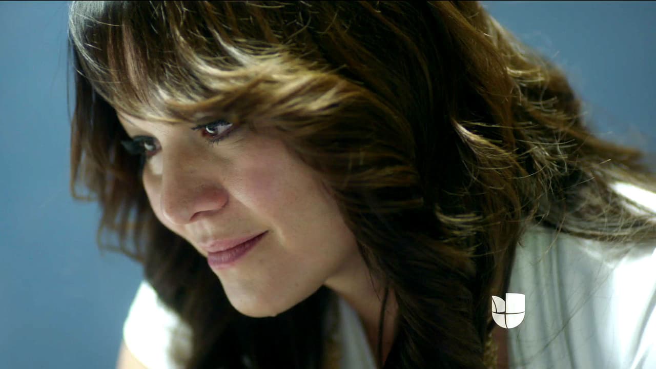 Jenni no perdió oportunidad para visitar a Fernando en el hospital.