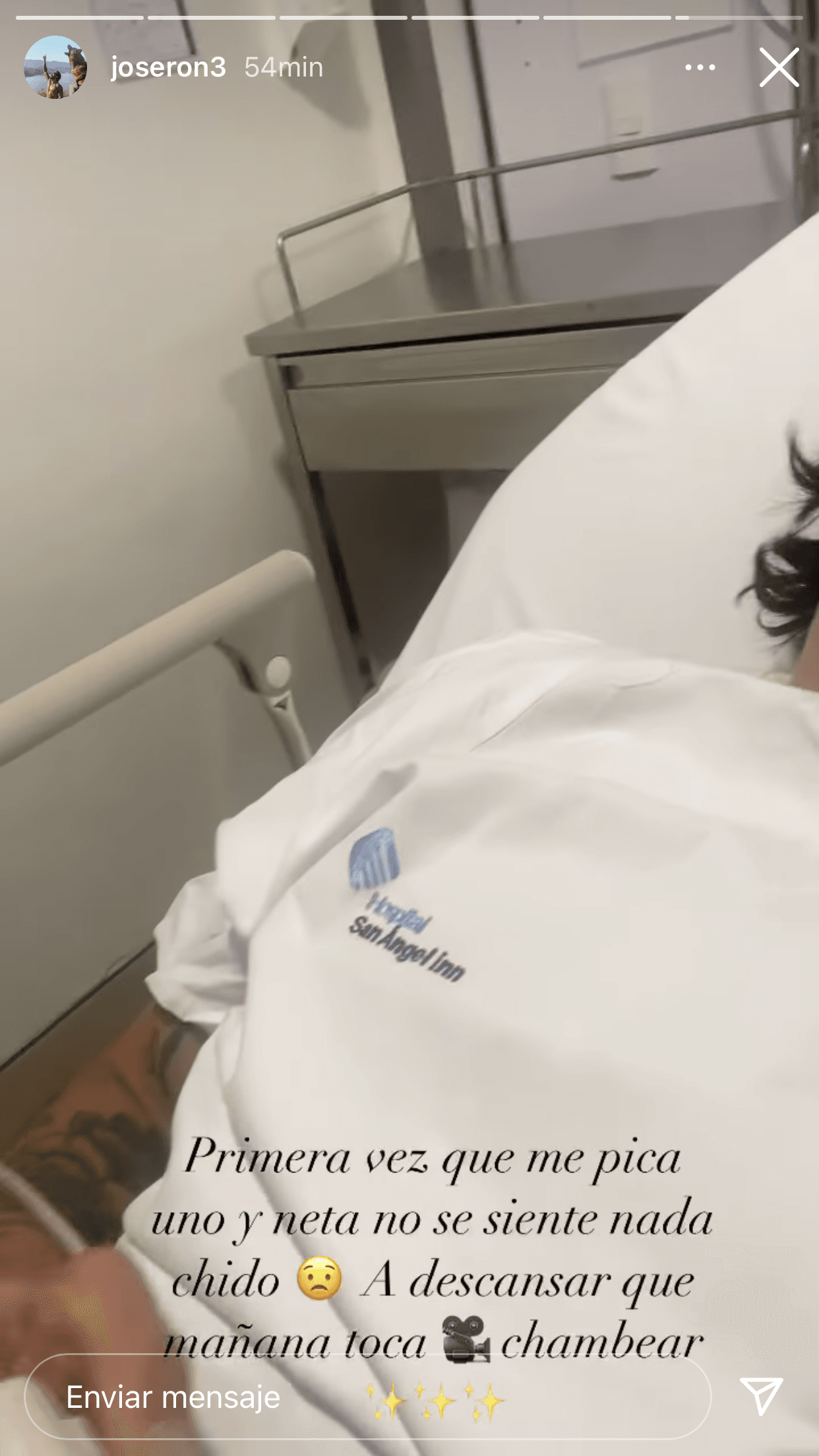 El actor de telenovelas como 
<b>Te Doy La Vida</b> reconoció que esta fue la primera ocasión en que un alacrán le picó: "Y neta, no se siente nada chido", escribió. 
<br>