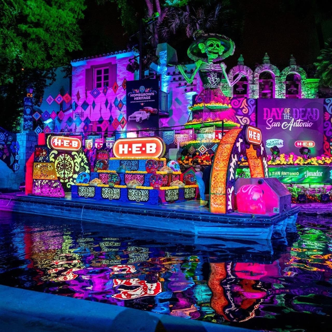 El séptimo desfile del Día de Muertos obre el Riverwalk será el evento joya de la corona, el cual se llevará a cabo el viernes 24 de octubre.