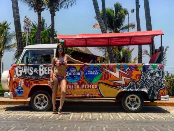 En el 2016 Esmeralda Ugalde entró a las filas del talento de Televisa y después de tomar clases, ya está grabando una telenovela aunque no ha revelado en qué producción.