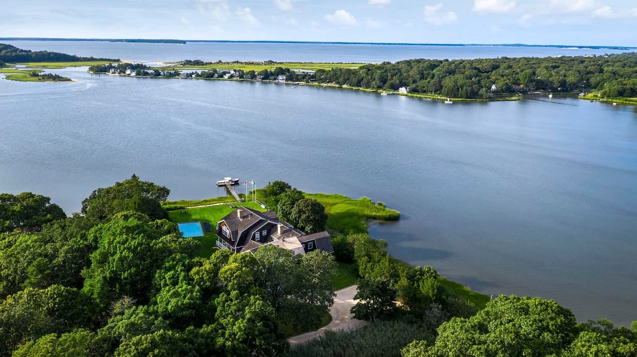 Se ubica en el área del Mar del Norte de Southampton. Es una de las zonas más exclusivas y favorita de las celebridades y neoyorquinos del 'jet set'.
<br>