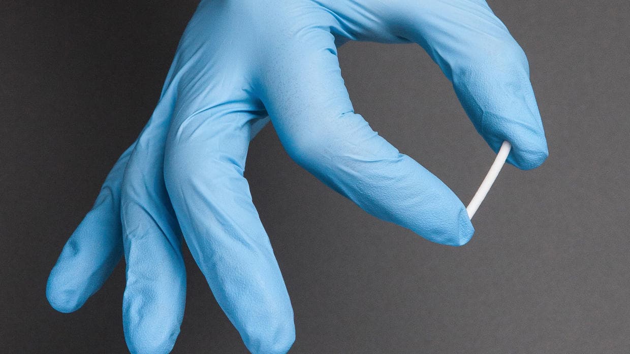 Colocarse el implante amerita una pequeña cirugía