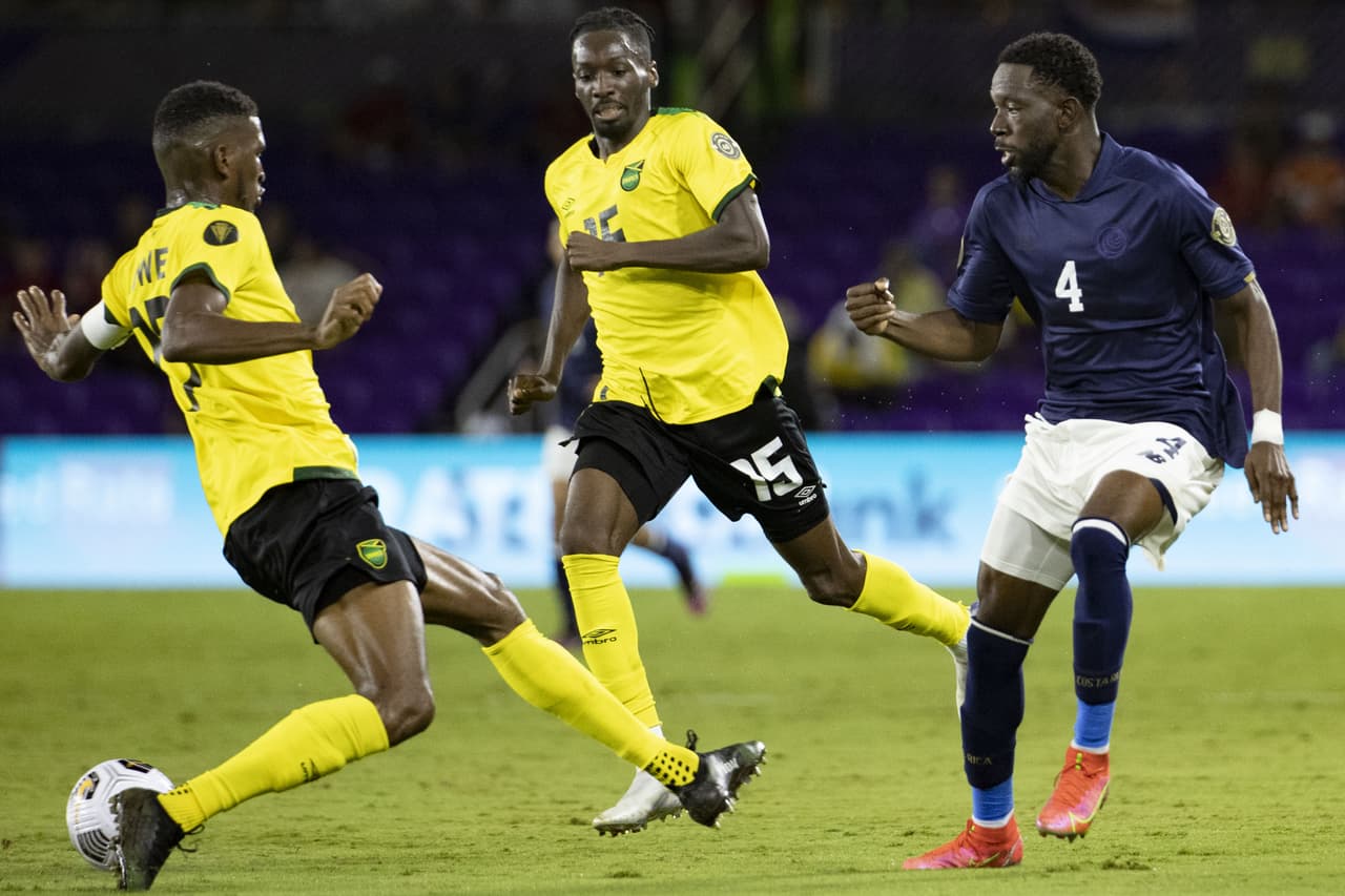 Con solitario gol de Bryan Ruiz, Costa Rica vence 1-0 a Jamaica y consigue paso perfecto a los cuartos de final.