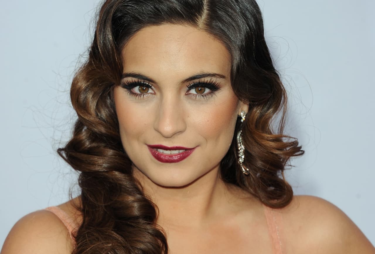 Y es que esta bella actriz puede verse bastante glamorosa.