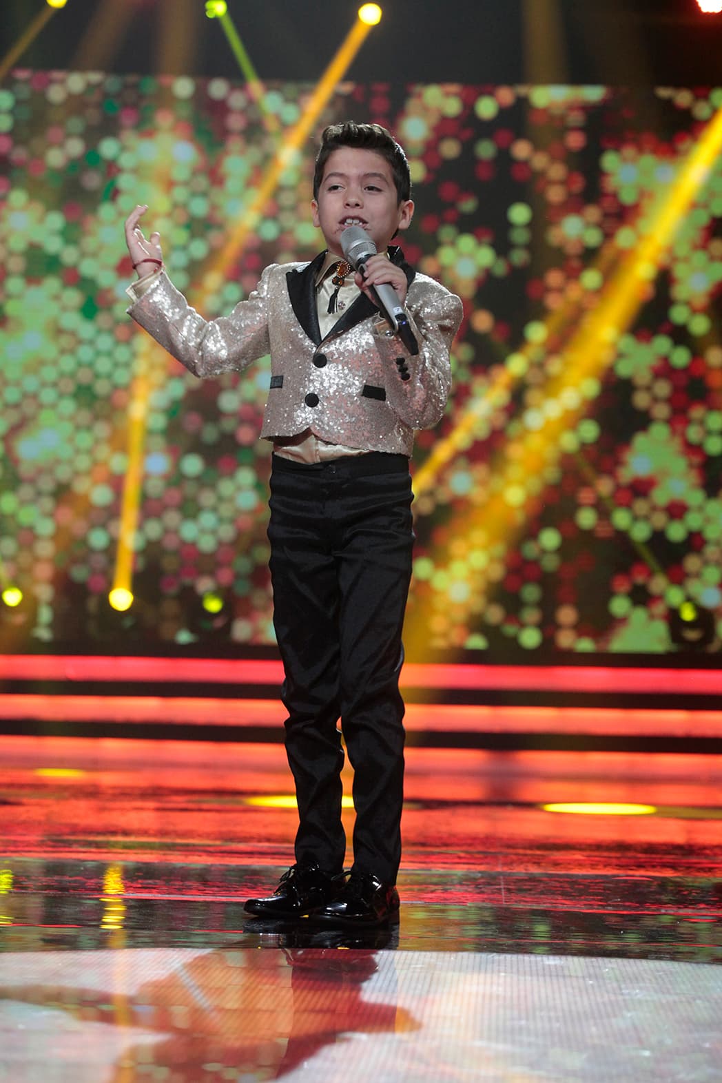 Para la cuarta gala, cada cantante se hizo acompañar de un imitador.