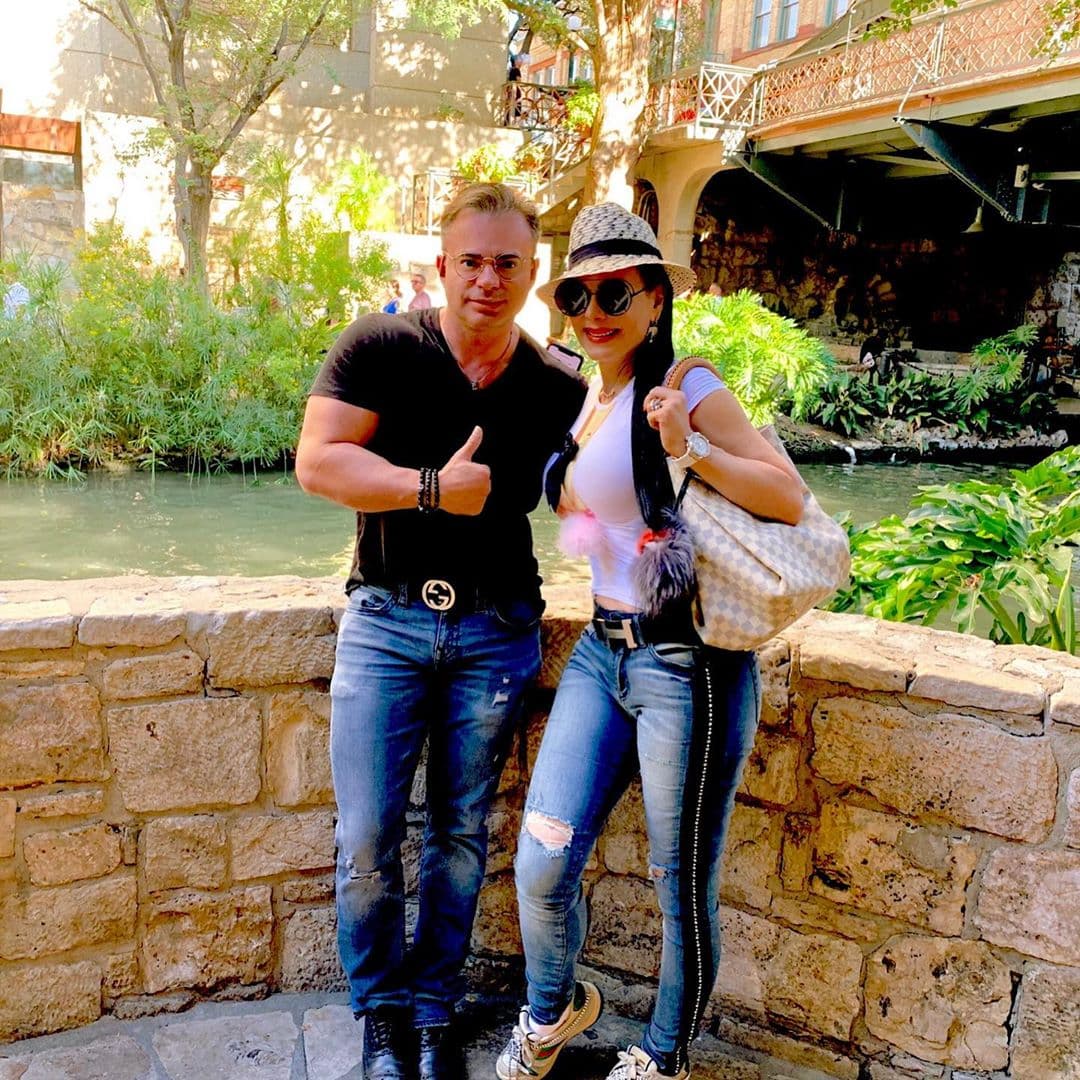 En una entrevista que ofreció a la periodista Adela Micha, en la que estuvo presente su esposo Marco Chacón, la cantante confirmó que perdió a un bebé.