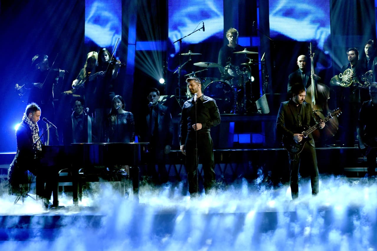 Un número musical para el recuerdo fue el que ejecutaron Camila y Ricky Martin con el tema 'Perdón'.