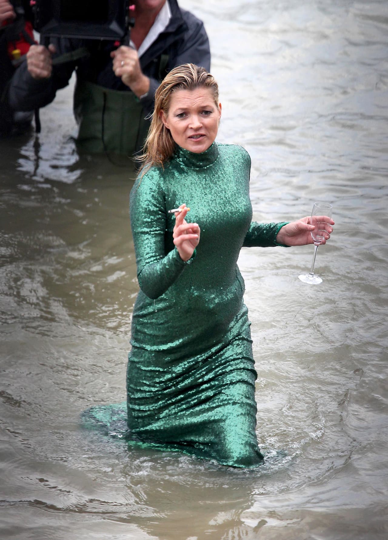 Kate Moss está filmando una película.