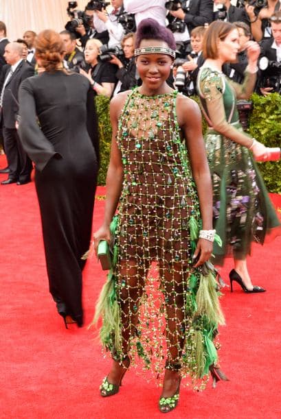 Lupita Nyong'o pintaba para ser una de las mejores vestidas del año, hasta que llegó con este vestido a la gala del Met.