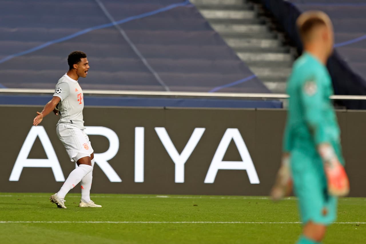 Gnabry (27’) recibió un balón filtrado al área y no perdonó para marcar el tercero del Bayern.