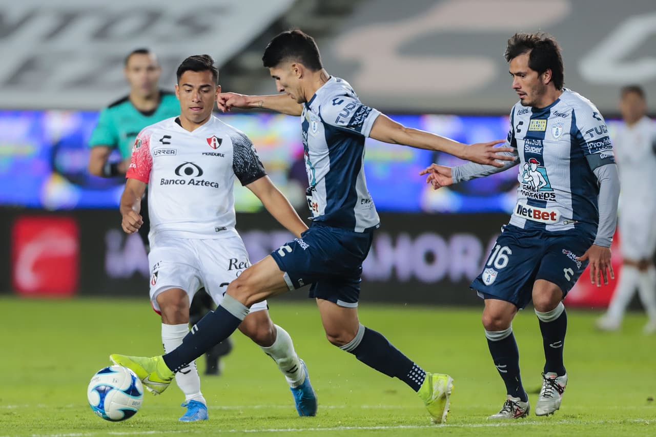 Con gol de Nacho Malcorra desde el punto penal, Atlas logra vencer a Pachuca 0-1 para romper una racha de 10 partidos sin ver la victoria.
