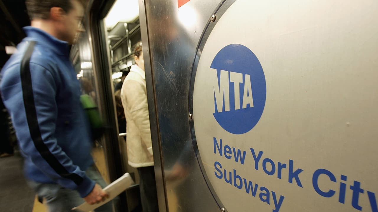 Proponen que el subway de Nueva York cierre en las noches para reparar el sistema que transporta a millones