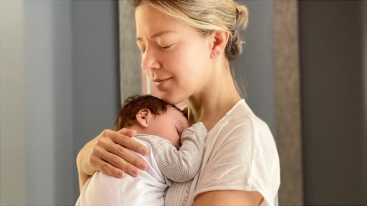 Con foto inédita del día del parto, Fernanda Castillo celebra el primer año de vida de su hijo Liam                                                                            