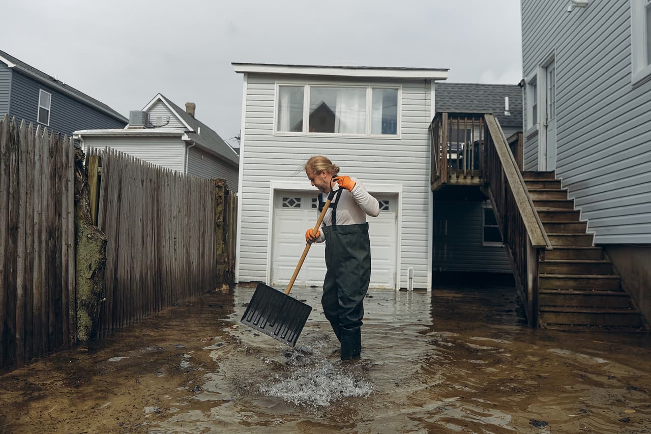 Las labores de limpieza y reparación avanzan en varias zonas de Nueva Jersey tras el paso de un potente nor’easter que provocó inundaciones, erosión de playas y cortes de electricidad.