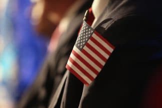 Sueño de ciudadanía se convierte en realidad para veinte jóvenes inmigrantes