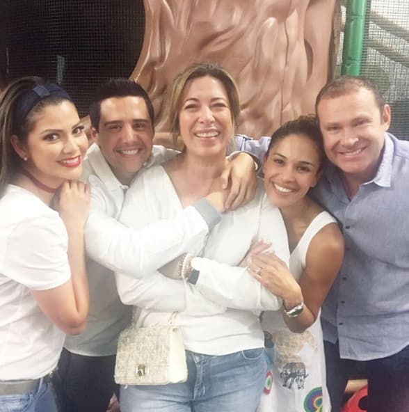 Alejandro Chabán: "Toda SUPER MAMA tiene sus Super Hijos @luzmadoria We love U". (Mayo 8, 2016)
