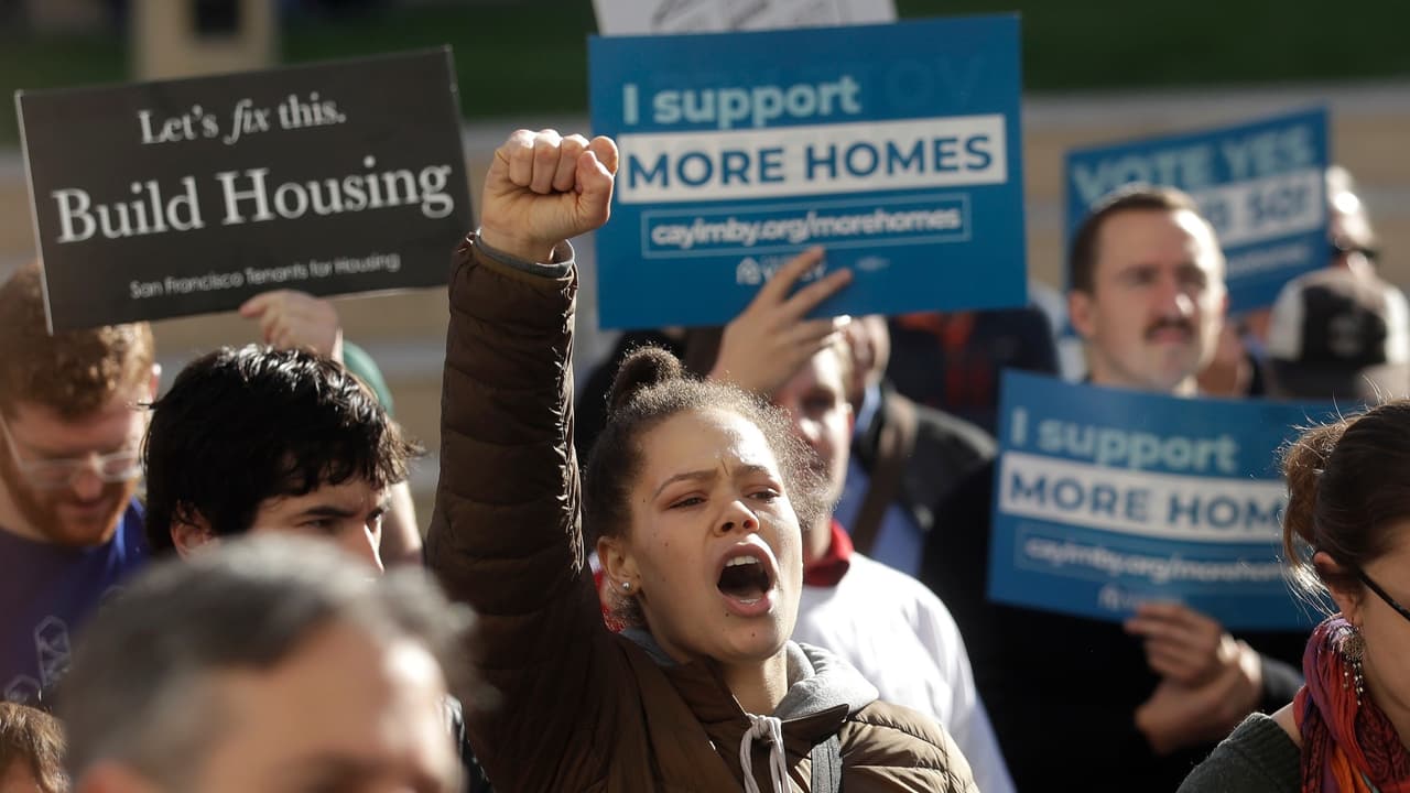 SB 50, la polémica propuesta para construir más vivienda asequible en zonas densamente pobladas de California