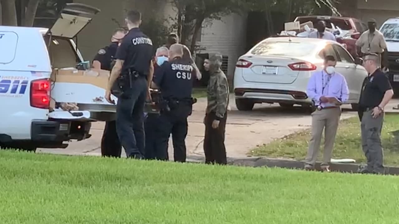 Las autoridades solicitan ayuda de la comunidad con información que ayude a esclarecer este caso.