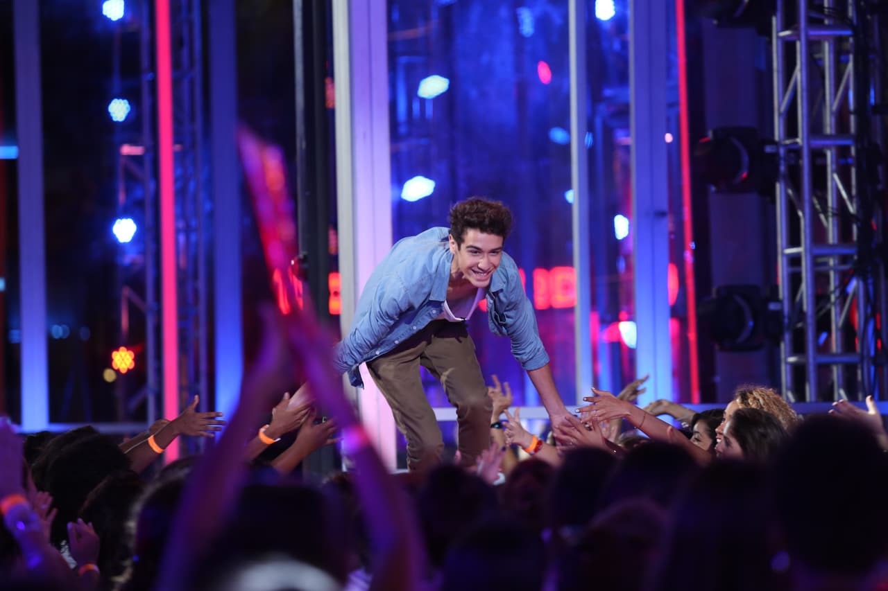 Sebas conquistó el corazón de todos con su talento y entrega en el escenario. Así recordamos sus primeras veces La Banda.