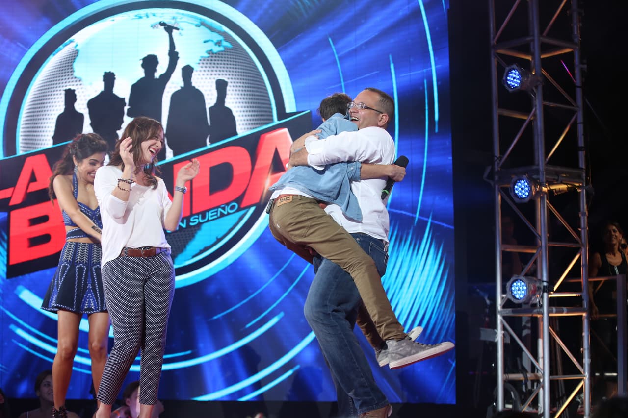 Sebas conquistó el corazón de todos con su talento y entrega en el escenario. Así recordamos sus primeras veces La Banda.