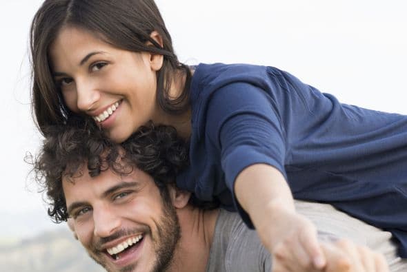 Sientes que juntos pueden enfrentarlo todo: Es tu compañero ideal en la batalla, te apoya y te fortalece su presencia, con él a tu lado sientes que puedes superar todos los problemas.