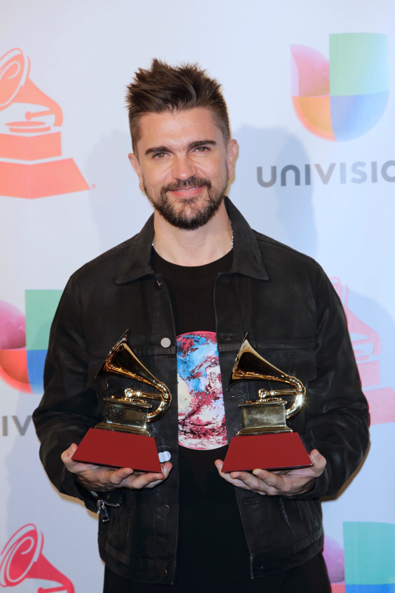<b>Y para su hijo Diego pensó en Juanes</b>, quien también mantiene una relación cercana con el cantante.