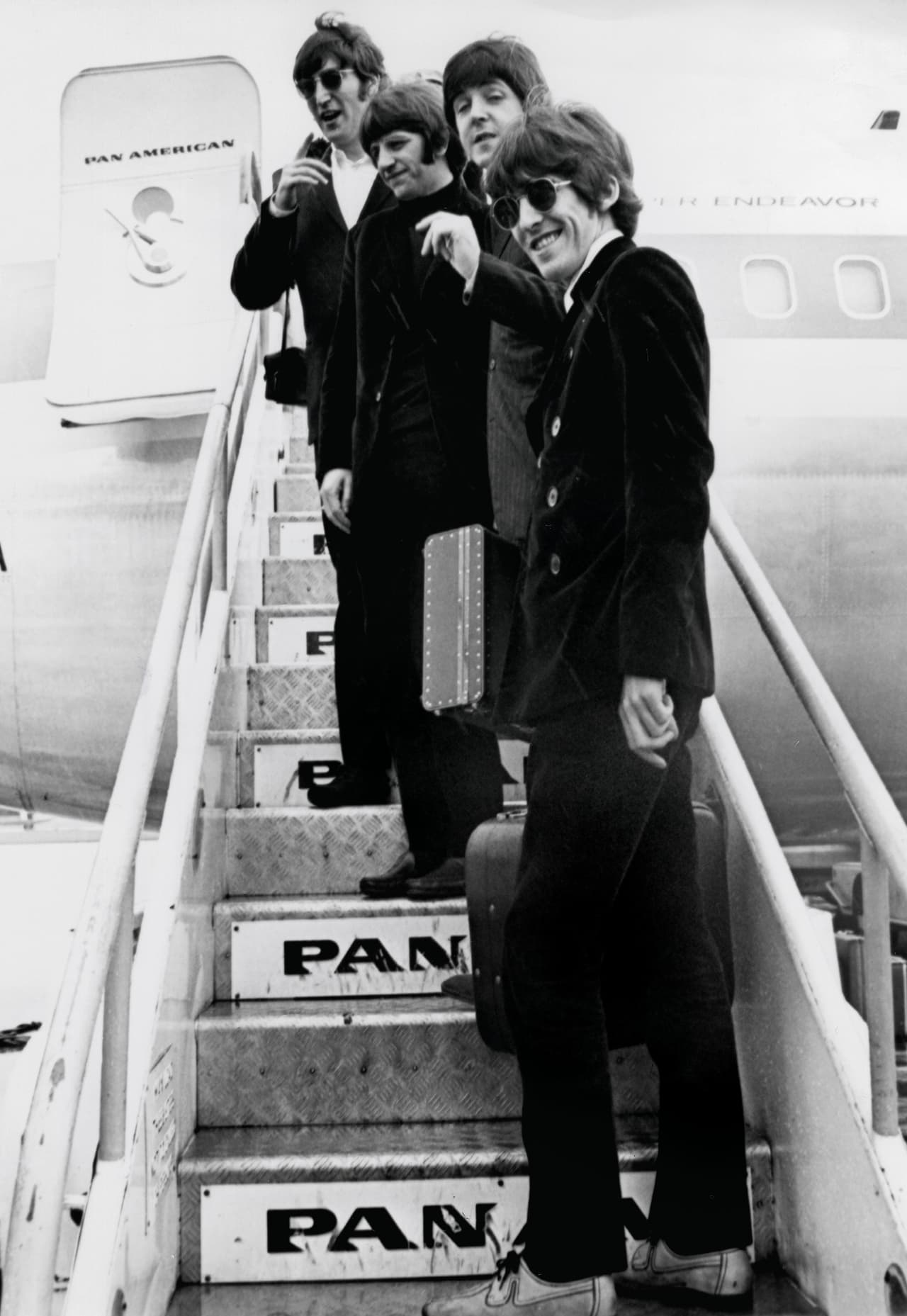 Como buenos compañeros, hasta porras le echaron a su buen amigo. Se encontraban de gira por Alemania.