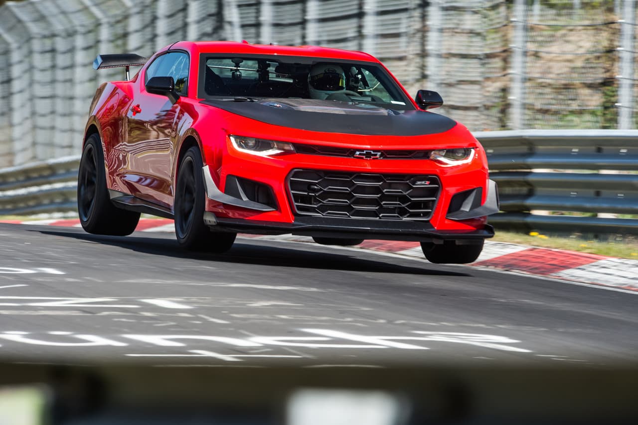 Video: El Camaro ZL1 2018 con el paquete ZL1 es el más rápido alrededor del Nurburgring